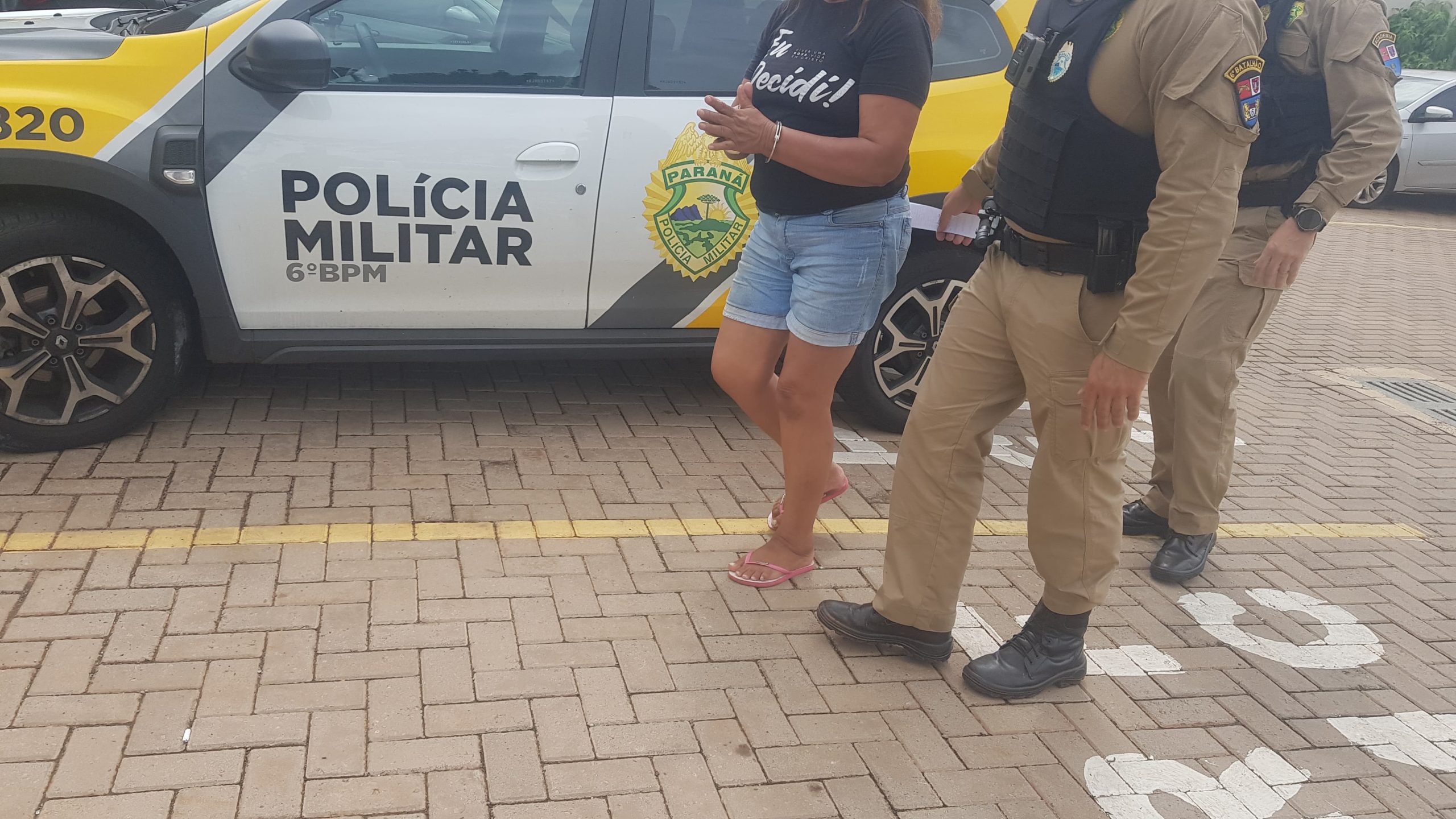 Mulher apresenta 0.83 mg/L no bafômetro e é presa pela PM no Bairro São Cristóvão Mulher apresenta 0.83 mg/L no bafômetro e é presa pela PM no Bairro São Cristóvão