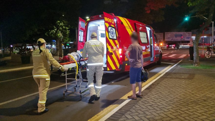 Idosa sofre queda na Avenida Brasil e é socorrida pelo Siate