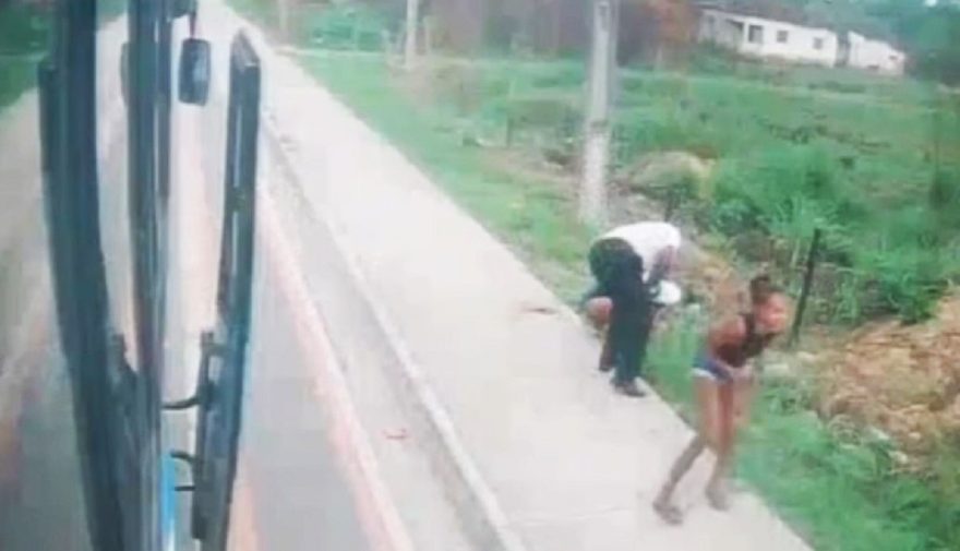 Vídeo: motorista de ônibus age rápido, realiza manobra de Heimlich e salva bebê de um ano