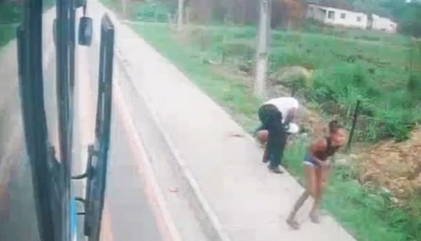 Vídeo: motorista de ônibus age rápido, realiza manobra de Heimlich e salva bebê de um ano