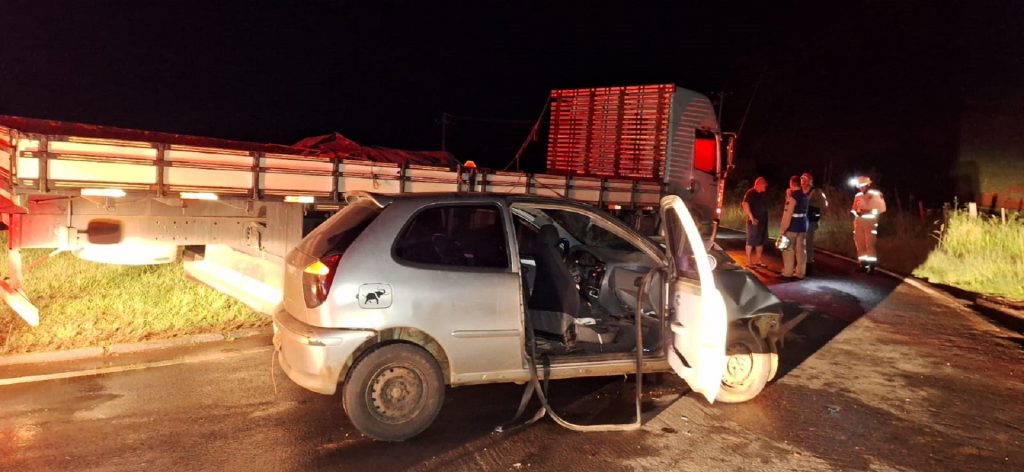 Casal e criança ficam feridos em acidente na PR-180 em Marmeleiro