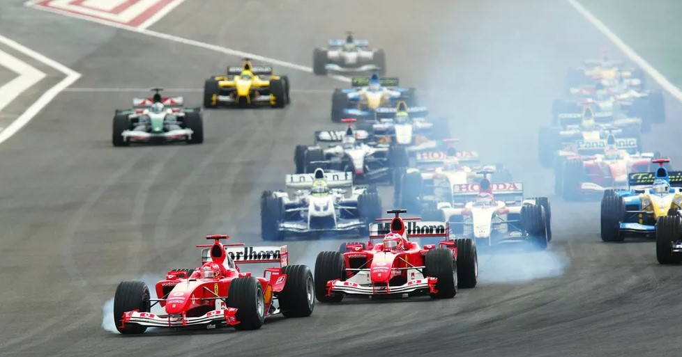 Barulhão clássico vem aí? FIA marca reunião com fornecedoras de motores para discutir retorno do V10 na F1