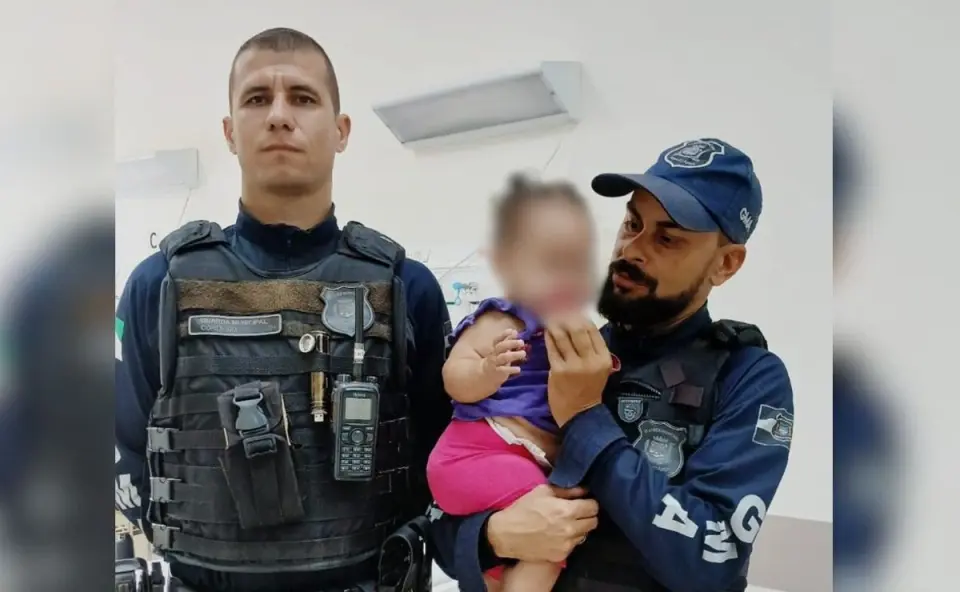 Guarda Municipal salva vida de bebê engasgada em ônibus