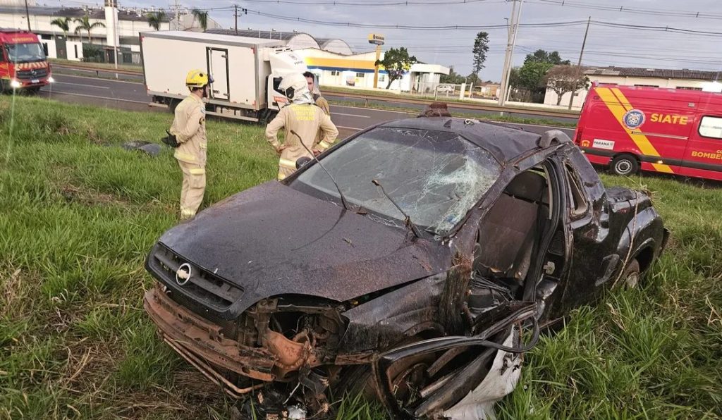 Motorista fica ferido após capotamento na BR-369
