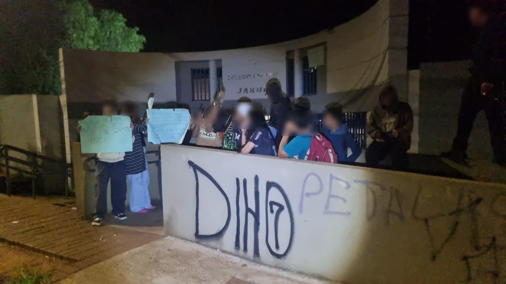 Direção do Colégio Estadual Jardim Interlagos se posiciona após protesto; confira