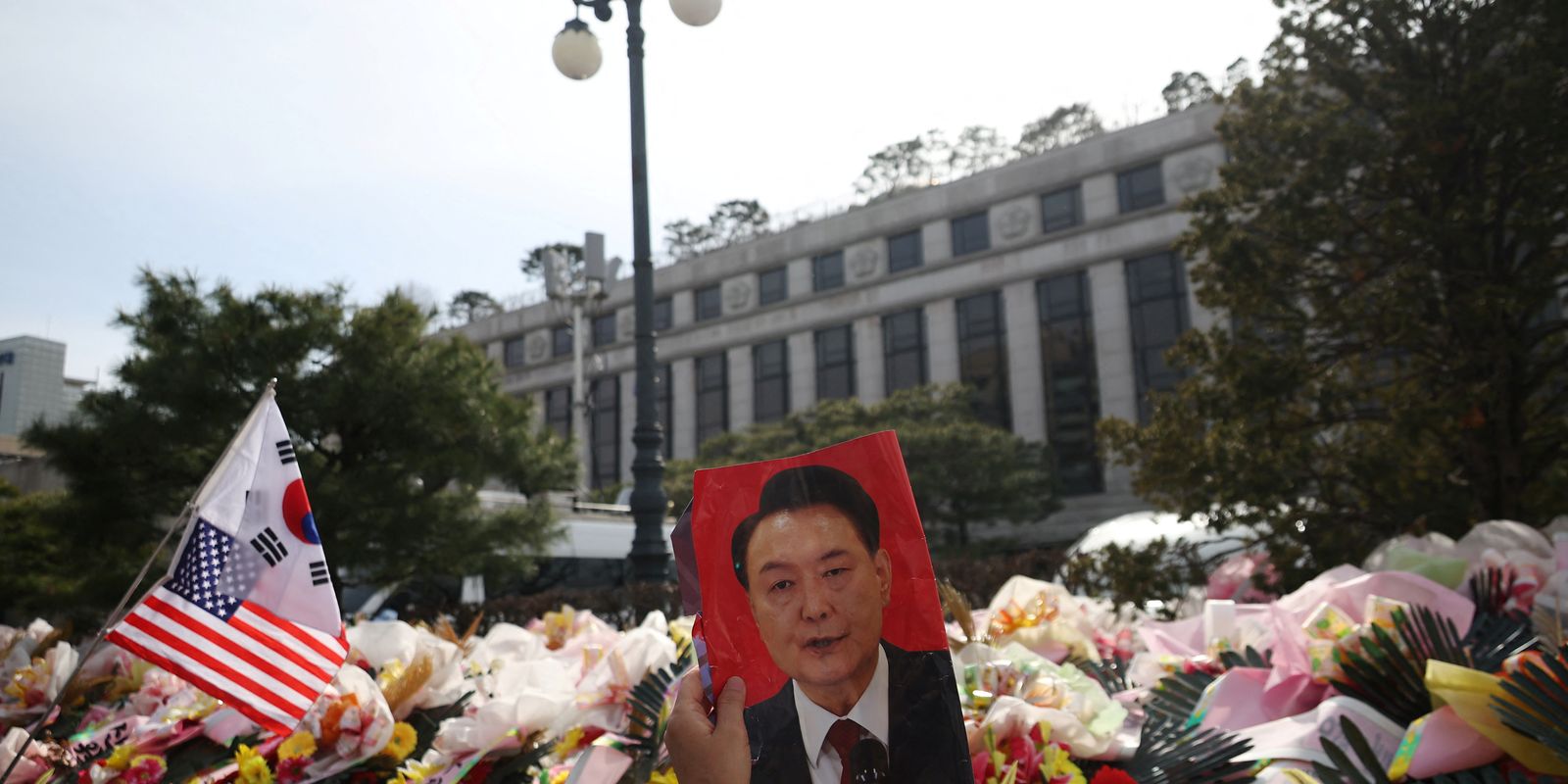 Após impeachment, Presidente da Coreia do Sul é destituído do cargo Após impeachment, Presidente da Coreia do Sul é destituído do cargo
