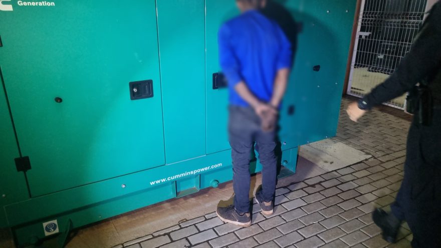 Homem é detido enquanto tentava furtar conexões de cobre em mercado no Pacaembu
