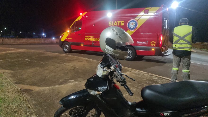 Mulher fratura dentes em acidente na Rua Olindo Periolo
