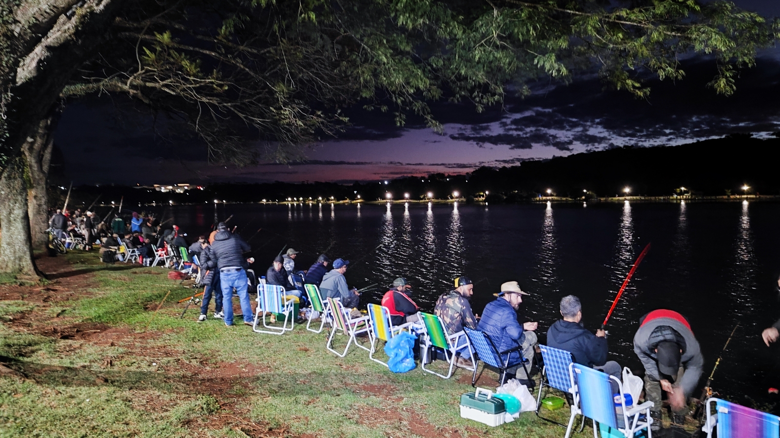 Tradicional Pesca no Lago de Cascavel reúne milhares em evento marcado por lazer e solidariedade