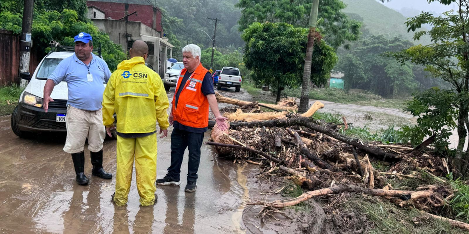 Chuva diminui, mas risco ainda é muito alto em cidades do RJ