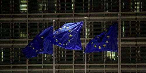 UE busca unidade em 1ª ação contra tarifas de Trump Imagem referente a UE busca unidade em 1ª ação contra tarifas de Trump