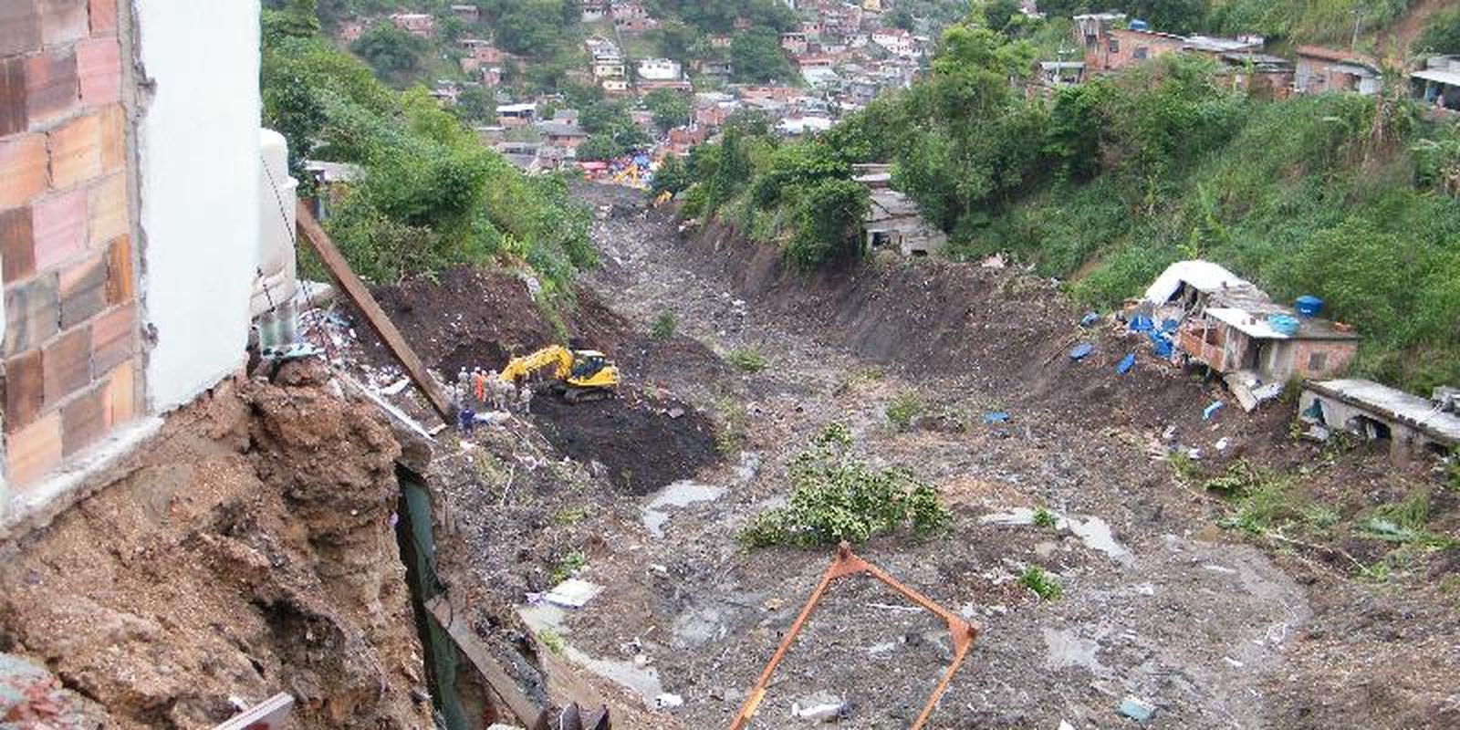 Após 15 anos, sobreviventes contam traumas de temporais em Niterói Após 15 anos, sobreviventes contam traumas de temporais em Niterói