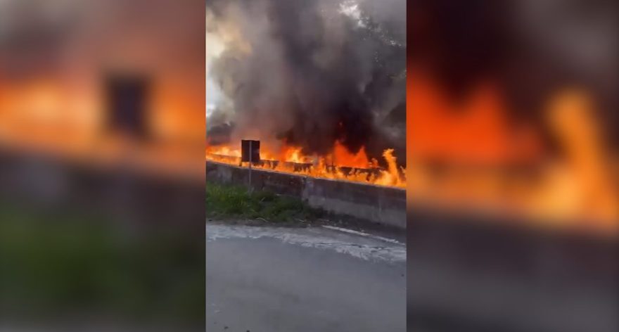 Impressionante! vídeos mostram caminhão e carros em chamas na BR-101 em Santa Catarina