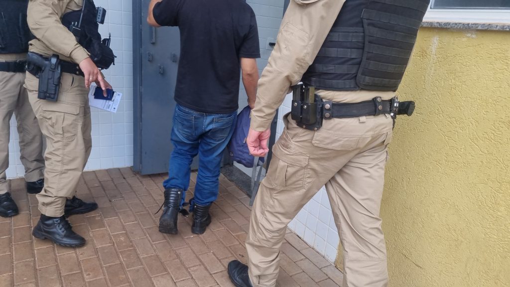 Homem é preso por violência doméstica no Bairro São Cristóvão
