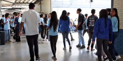 Pé-de-Meia: alunos nascidos em novembro e dezembro recebem 1ª parcela Imagem referente a Pé-de-Meia: alunos nascidos em novembro e dezembro recebem 1ª parcela