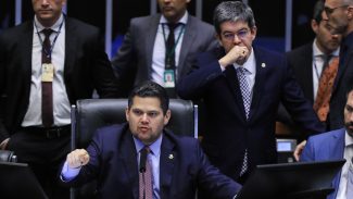 Câmara tenta votar Lei do Mar e Senado recebe Galípolo e Lewandowski