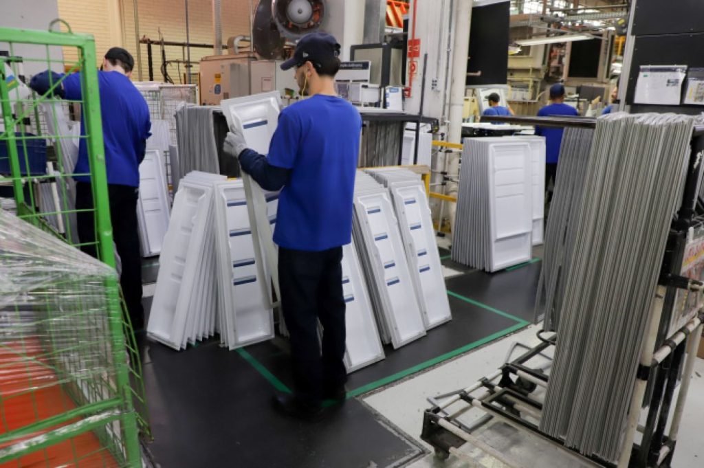 Região de Cascavel reúne 22% de todas as 22,2 mil vagas de emprego disponíveis no Paraná Região de Cascavel reúne 22% de todas as 22,2 mil vagas de emprego disponíveis no Paraná