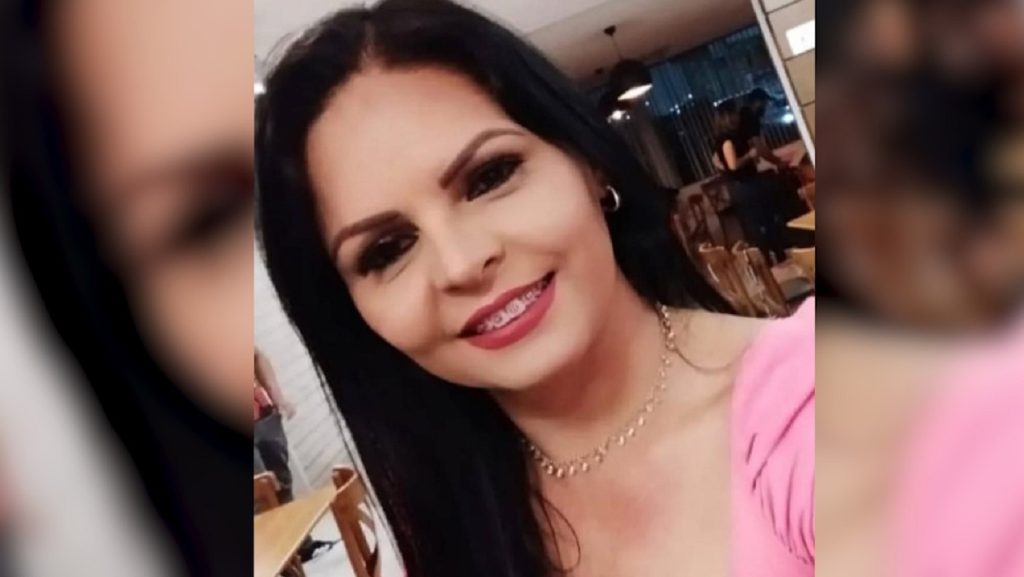 Homem mata ex-mulher a facadas ao lado de parquinho infantil no Paraná