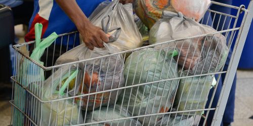 Custo da cesta básica sobe em 14 capitais brasileiras em março Imagem referente a Custo da cesta básica sobe em 14 capitais brasileiras em março