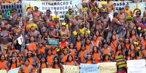 Milhares de indígenas marcham em Brasília em defesa de seus direitos Imagem referente a Milhares de indígenas marcham em Brasília em defesa de seus direitos