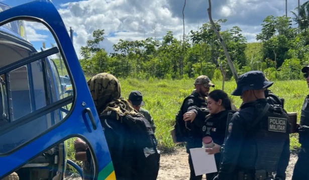 Homem acusado de estuprar e engravidar a própria filha de 15 anos é preso Homem acusado de estuprar e engravidar a própria filha de 15 anos é preso