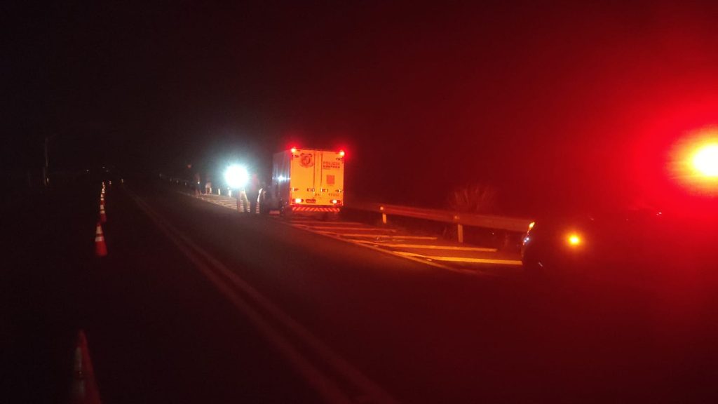 Homem de 46 anos sofre queda fatal de motocicleta na PR-323 em Perobal