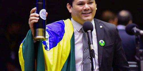 AGU pede investigação de deputado por declarações contra Lula Imagem referente a AGU pede investigação de deputado por declarações contra Lula