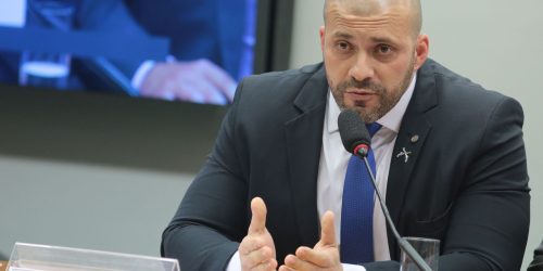 Moraes nega pedido de Silveira para trabalhar e estudar fora da prisão Imagem referente a Moraes nega pedido de Silveira para trabalhar e estudar fora da prisão