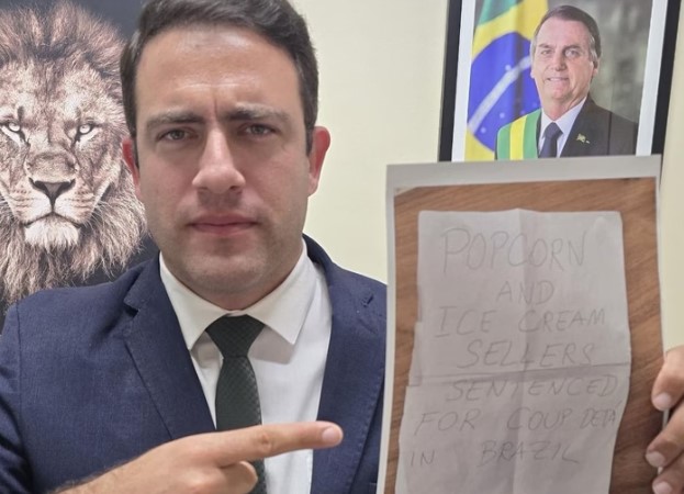 Popcorn: deputado revela pedido de Bolsonaro ‘Escreve pra mim em inglês aí, Caporezzo’