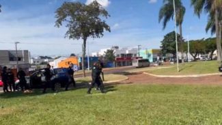 Homem brutalmente agredido durante roubo em praça de Toledo permanece entubado