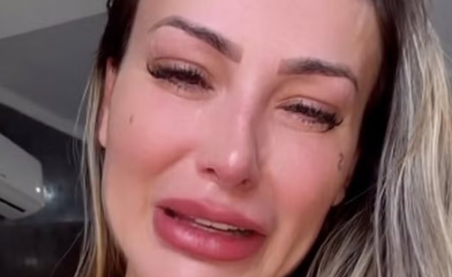 Andressa Urach finalmente descobre doença após três dias internada: ‘Como se fosse uma faca’ Andressa Urach finalmente descobre doença após três dias internada: ‘Como se fosse uma faca’
