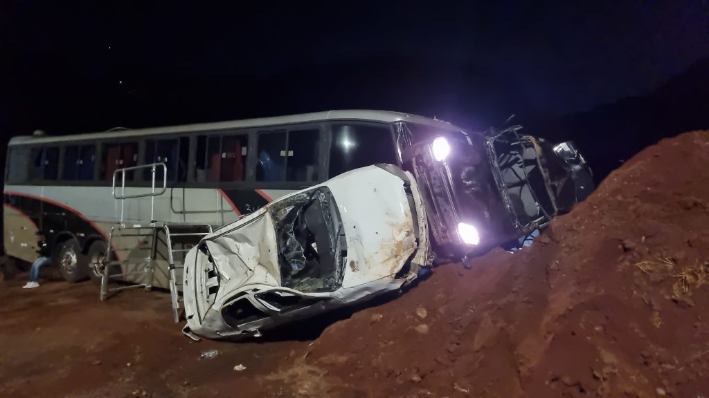 Acidente com múltiplas vítimas: simulação finaliza curso de salvamento veicular