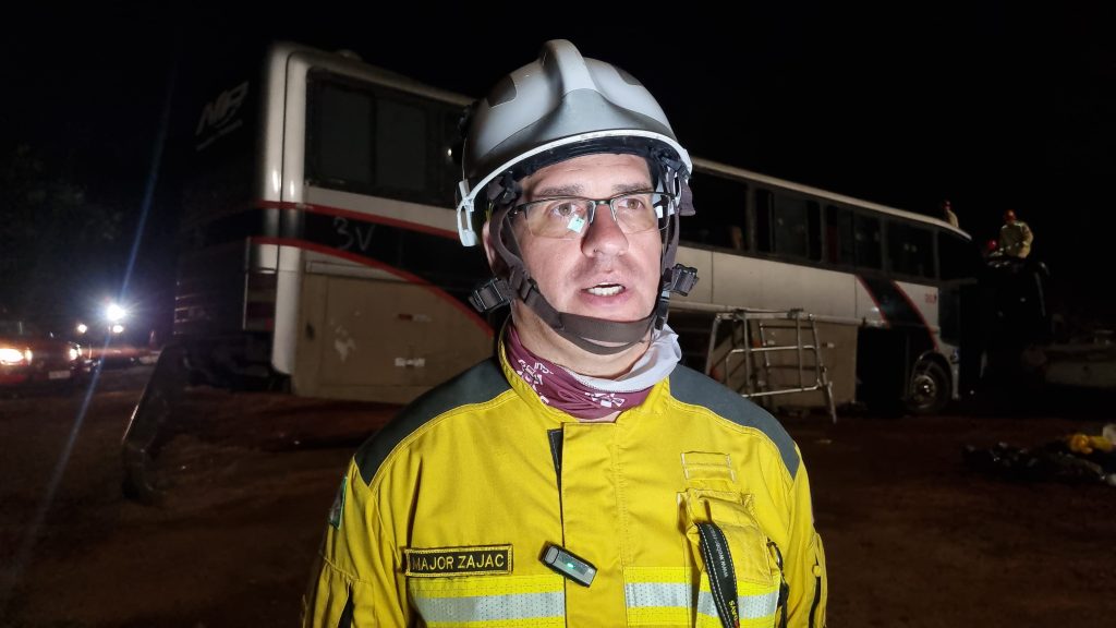 Simulação de acidente: major explica treinamento para especializar Bombeiros