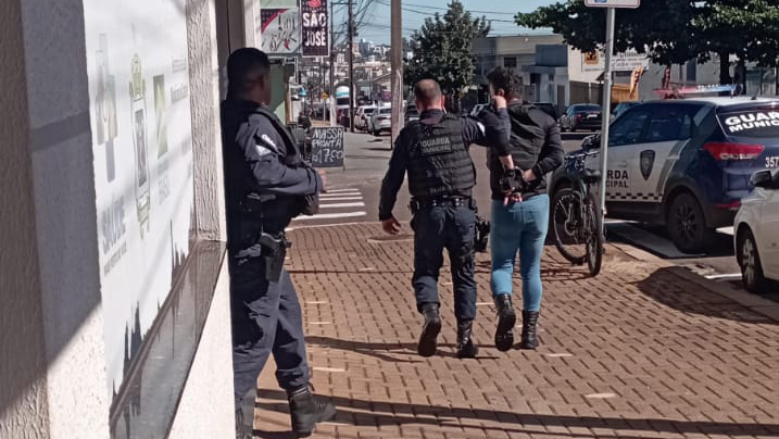 Homem desacata servidora na UBS Palmeiras e acaba detido com uso de força