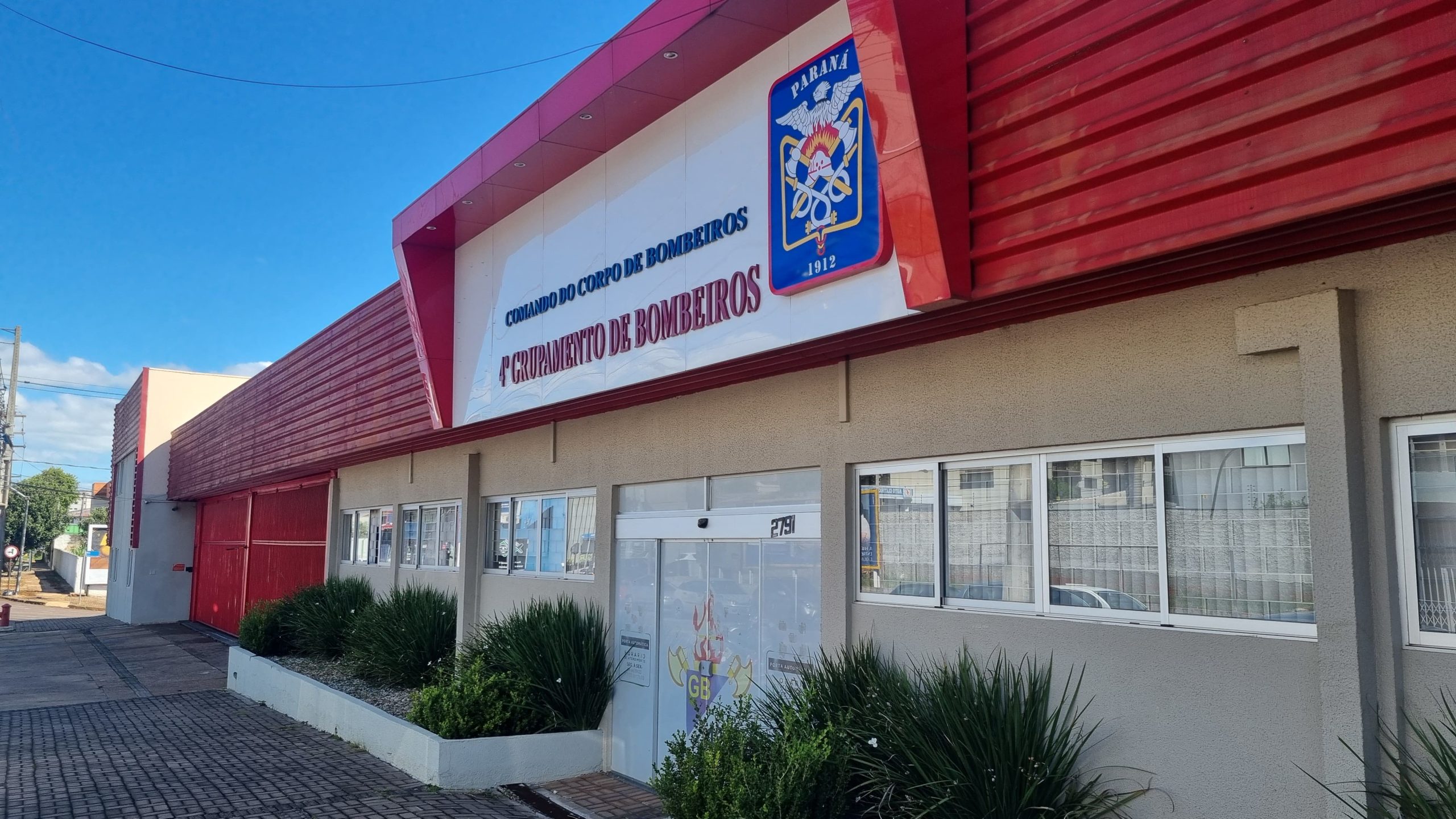 Pais buscam socorro no Quartel dos Bombeiros após bebê engasgar com leite