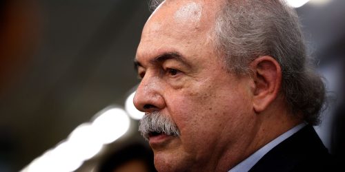 Mercadante: guerra tarifária traz riscos e oportunidades para o Brasil Imagem referente a Mercadante: guerra tarifária traz riscos e oportunidades para o Brasil