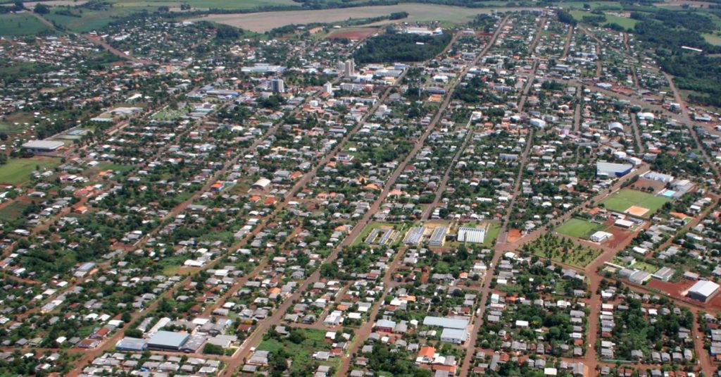 MPPR acusa ex-prefeito de Quedas do Iguaçu de ceder terrenos ilegalmente MPPR acusa ex-prefeito de Quedas do Iguaçu de ceder terrenos ilegalmente