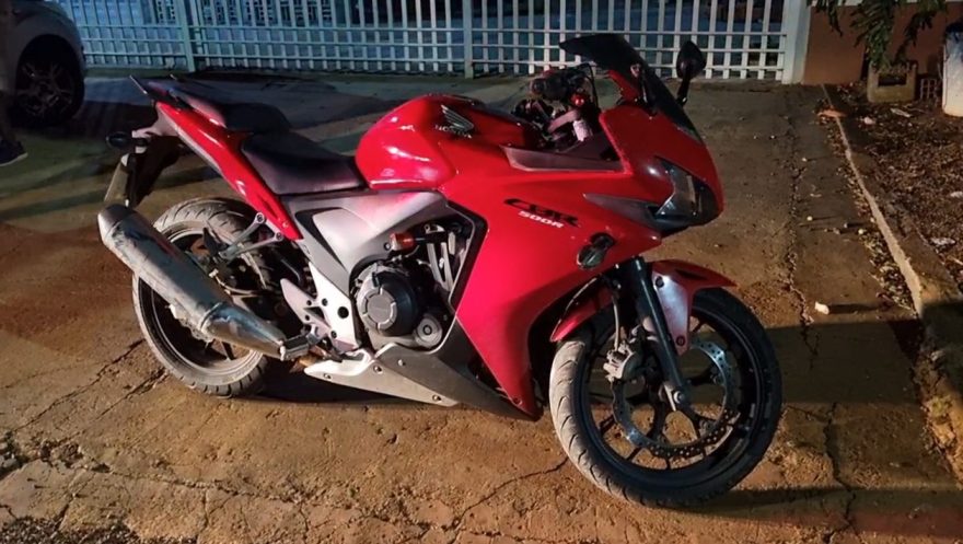 Motociclista fica ferido em acidente de trânsito no Bairro Santa Felicidade