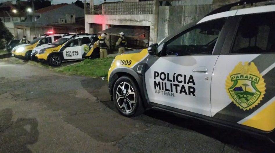 Homem é morto a tiros após invadir casa e partir para cima da PM com faca