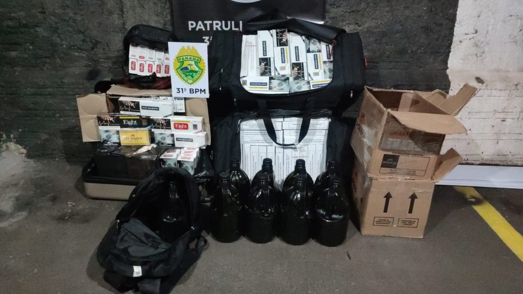 PM apreende contrabando de cigarros e azeite em ônibus de linha em Corbélia