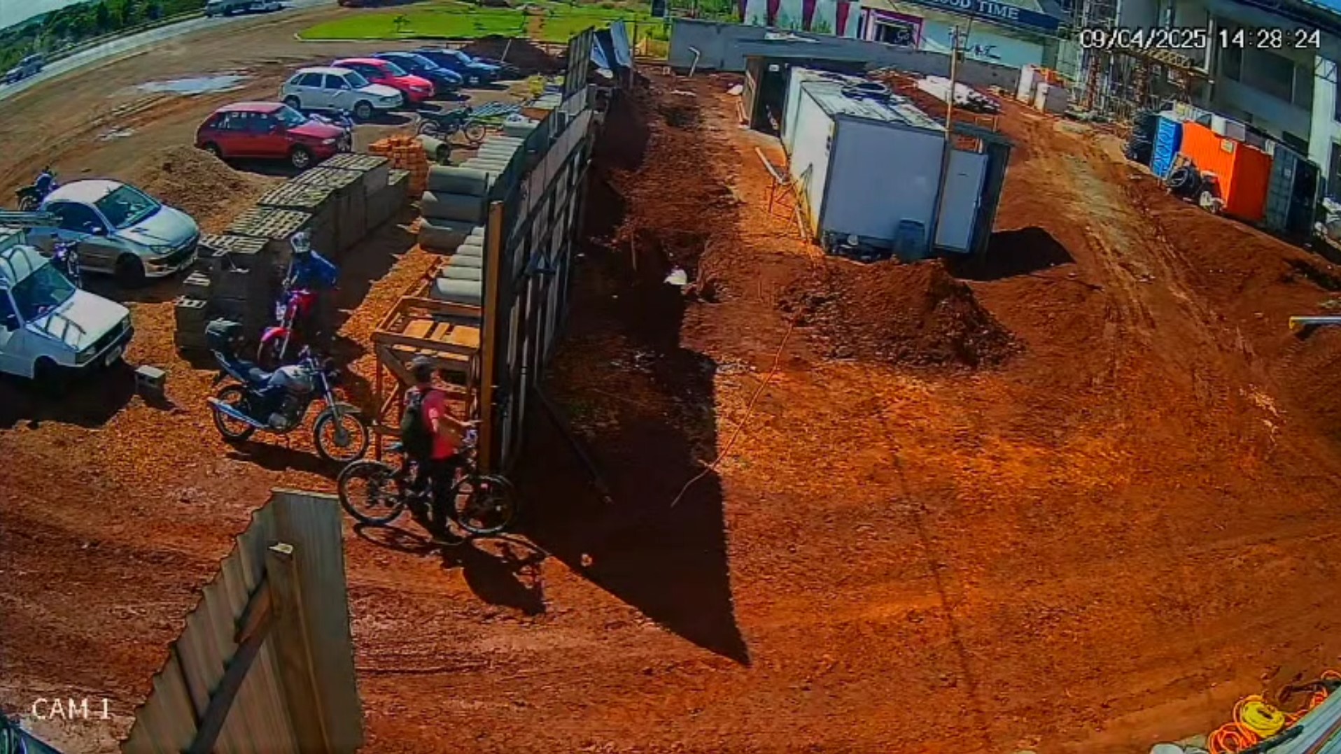 Furto em obra no bairro Morumbi: homem leva rompedor e extensões durante distração