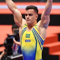 Imagem referente a Caio Souza vai à final das barras paralelas em etapa da Copa do Mundo