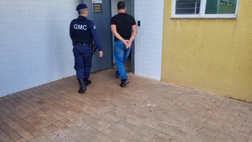 Mãe e filho venezuelanos são mantidos em cárcere privado em Cascavel