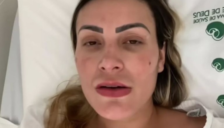 Amigas? Andressa Urach ganha visita surpreendente em hospital Amigas? Andressa Urach ganha visita surpreendente em hospital