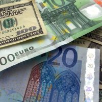 Imagem referente a Dólar cai para R$ 5,87 em dia positivo para países emergentes