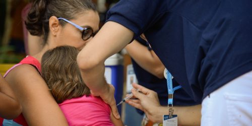 Imagem referente a Vacina contra gripe é segura e não causa a doença; saiba mais verdades
