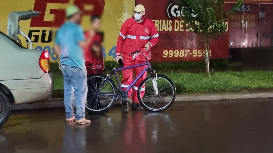 Ciclista fica ferido em acidente de trânsito no Universitário