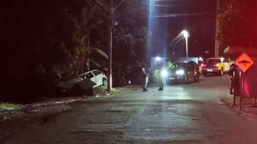 Perseguição e confrontos armados resultam na morte de suspeito Perseguição e confrontos armados resultam na morte de suspeito
