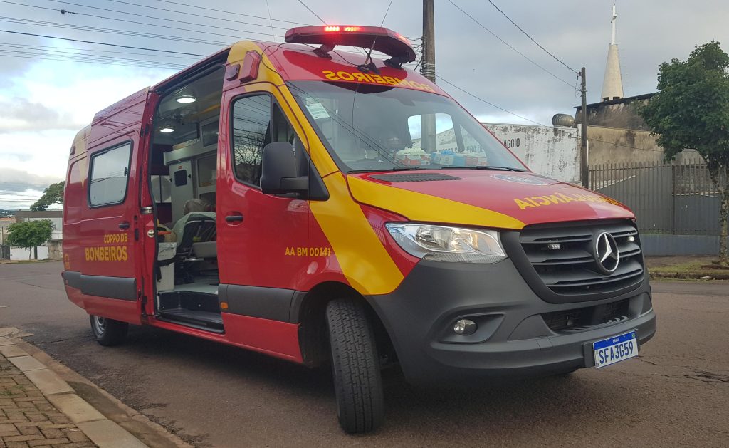 Idoso de 85 anos sofre queda e fica ferido no Bairro Maria Luiza Idoso de 85 anos sofre queda e fica ferido no Bairro Maria Luiza