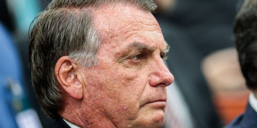 Imagem referente a Após cirurgia, Bolsonaro tem quadro clínico estável, diz boletim